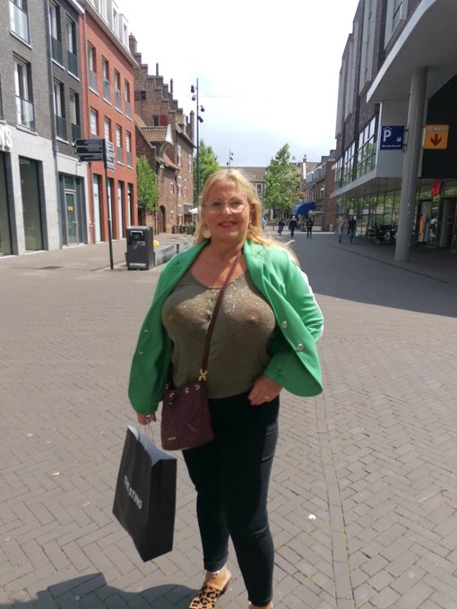 I go brasless today.....www.nudechrissy.com https://t.co/dVvm2zkaOh<a href="/tag/mvsales"class="tags"><span>#mvsales</span></a>