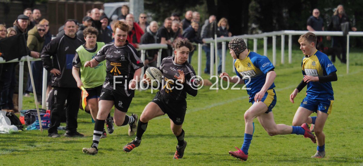ianfido's tweet photo. @RhiwbinaRFC @JohnHumphreys7 @weavergeorge07 All the best to our Youth Team, playing away at Dowlais today! #getsomenuts #squizzers #lbba https://t.co/ywSJ4JAjo1