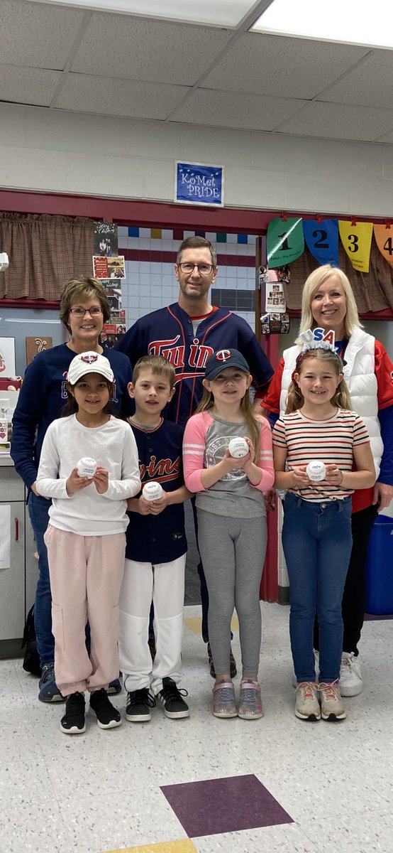 bronk_lb's tweet photo. #Twins #HomeOpener #FunIn2ndGrade thank you @PapaB55 for your love of #baseball @KMElem https://t.co/o843vLw2tb