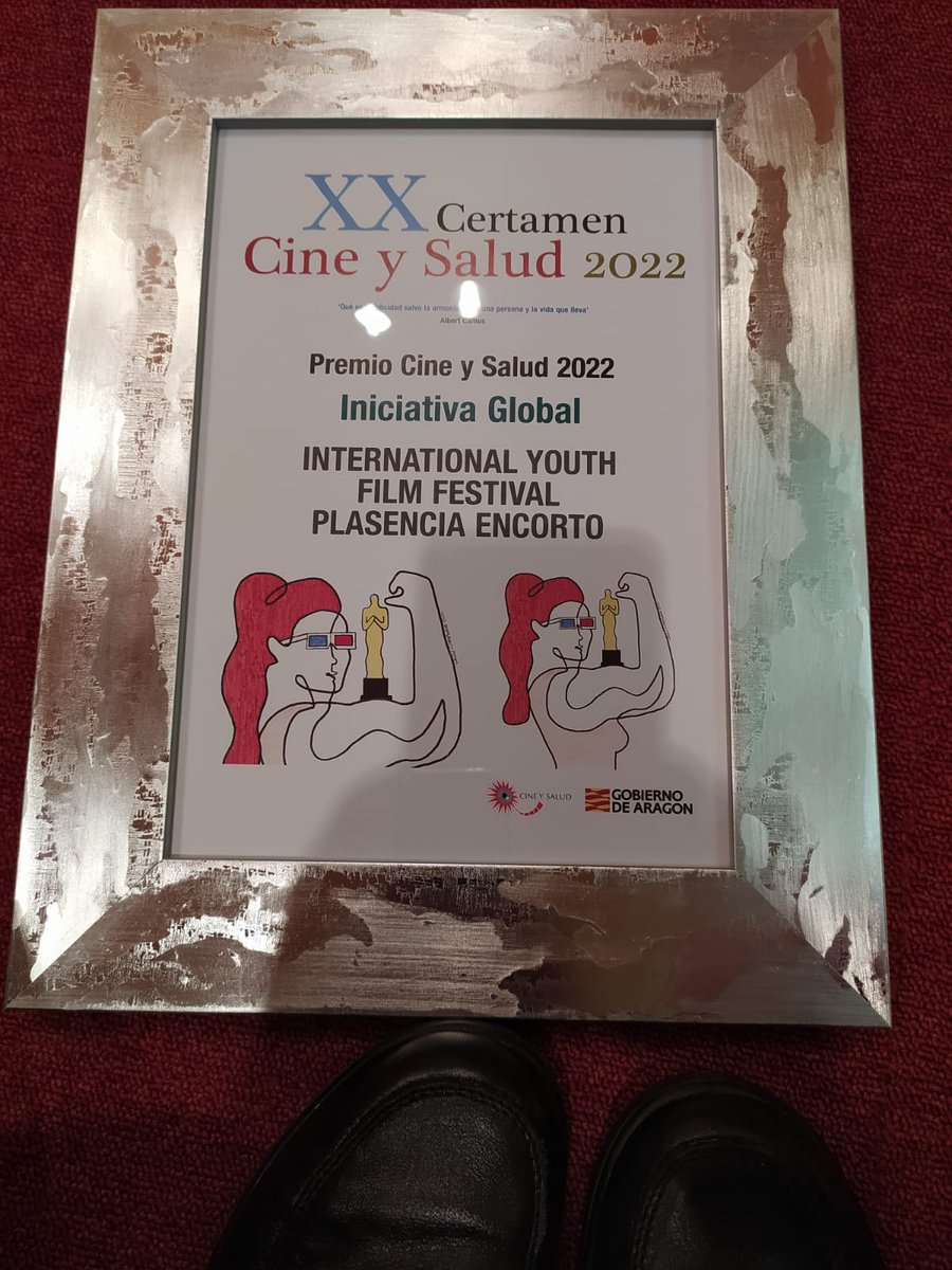 Encorto_24's tweet photo. Jose Luis Muñoz recoge el premio Iniciativa Global de Cine y Salud 2022 por el Gobierno de Aragón, otorgado al Internacional Youth Film Festival 👏👏 #cineyeducacion #iyff #PlasenciaEncorto https://t.co/FTpnBai0L0