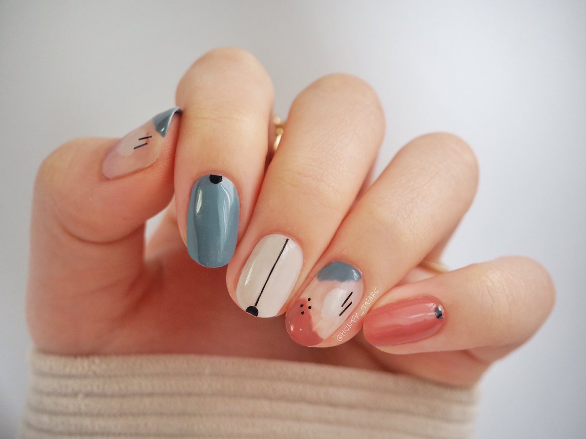 Honey_tears's tweet photo. モダンくすみネイル
くすみ系のカラーに白と黒を合わせたモダンな個性派ネイル💅
トップにJUMII TOKYO様のマニキュアの上から使える「マニキュアジェルコート」を塗り、艶やかに仕上げました💄
完全にマニキュアが乾き切らなくても塗って硬化させられるのが嬉しい🥺
詳細は↓
https://t.co/hM5HnpLKOv https://t.co/ZP7mBrWNKp