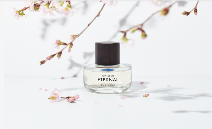 STRENDJP's tweet photo. #錦戸亮 と #赤西仁 がそれぞれプロデュースした香水「SCENT OF NOTE」＆「SCENT OF ETERNAL」の発売を記念したポップアップがオープン。

ここでしか聴けない2人会話を視聴できるなどスペシャルなコンテンツを用意。

詳細はこちら▷ https://t.co/0ZM9aof4JU

#SCENTOFNOTE
#SCENTOFETERNAL https://t.co/R00jbAwSGE