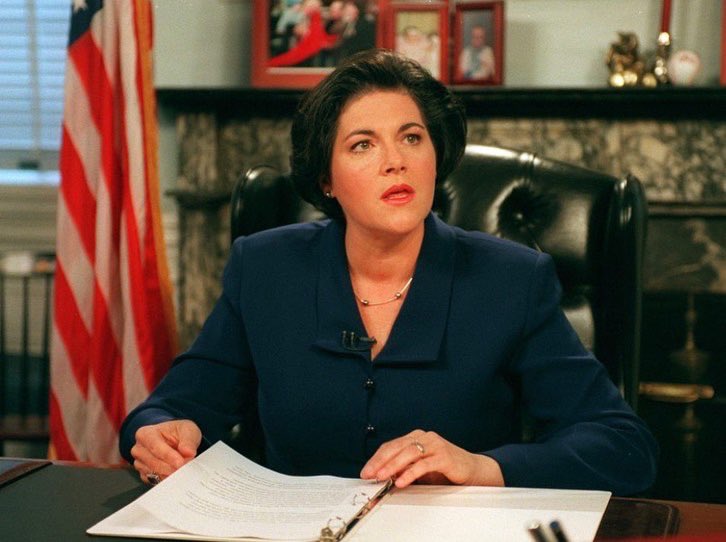 HerstoryR's tweet photo. Today in HERstory 2001 – Jane Swift was sworn in as the 1st female acting governor of the state of Massachusetts. She was pregnant with twins at the time, &amp; became the 1st sitting governor in U.S. history to give birth when her twin daughters, Lauren and Sarah Hunt, were born. https://t.co/DizN4fi28p
