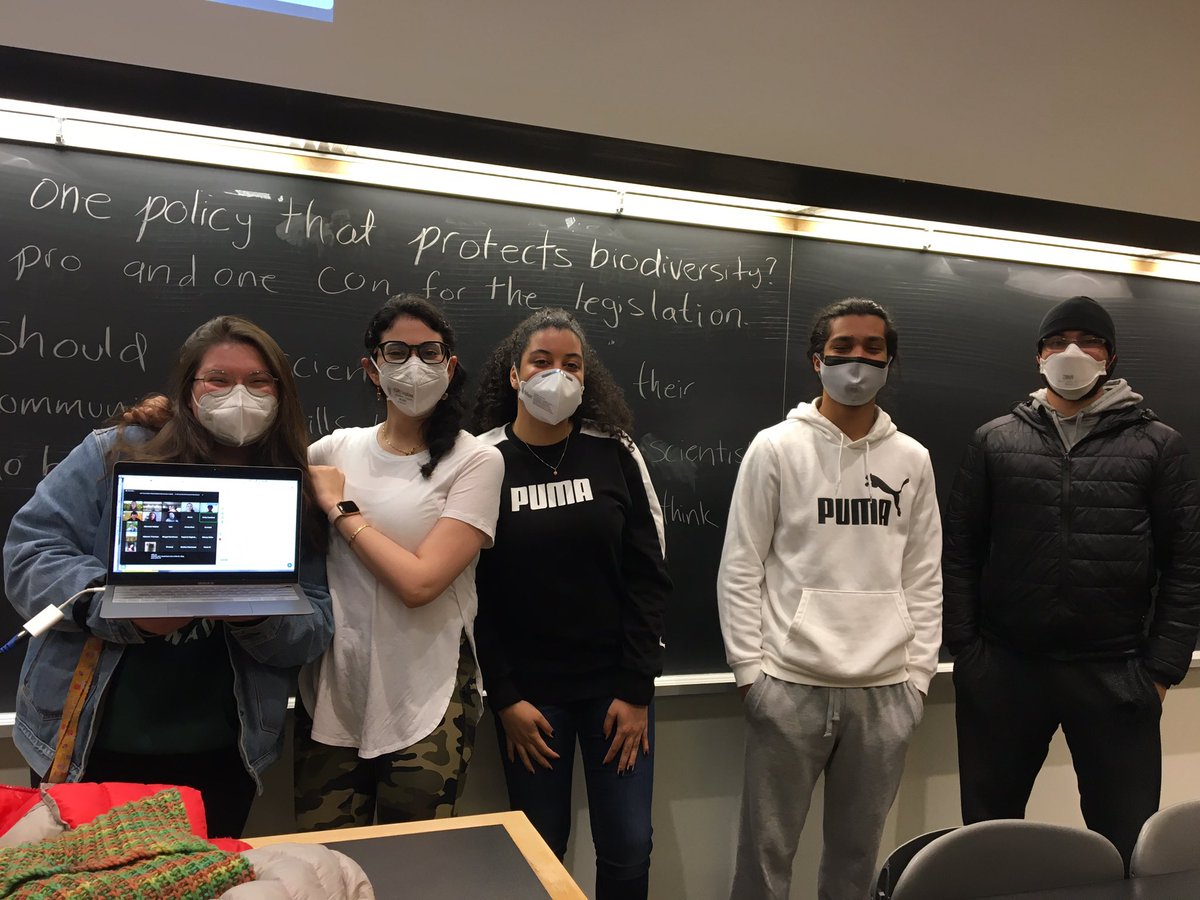 dawnbazely's tweet photo. @farida_kamar Last day of #WinterTerm2022 @yorkuniversity — #BIOL4095 class (in-person &amp; virtual participation).
👋🏽 @MonicaTzonev @emilyyorku @tylergouveia22 @juniper4095 @Malcolm11647608 @BIOL4095Awais @FaisalA88703843 @Bodgyalreeree @jenny215213242 @Biol4095 @SadeIbrahim4095 @talhaaftab99 https://t.co/0WBn6DGKYh