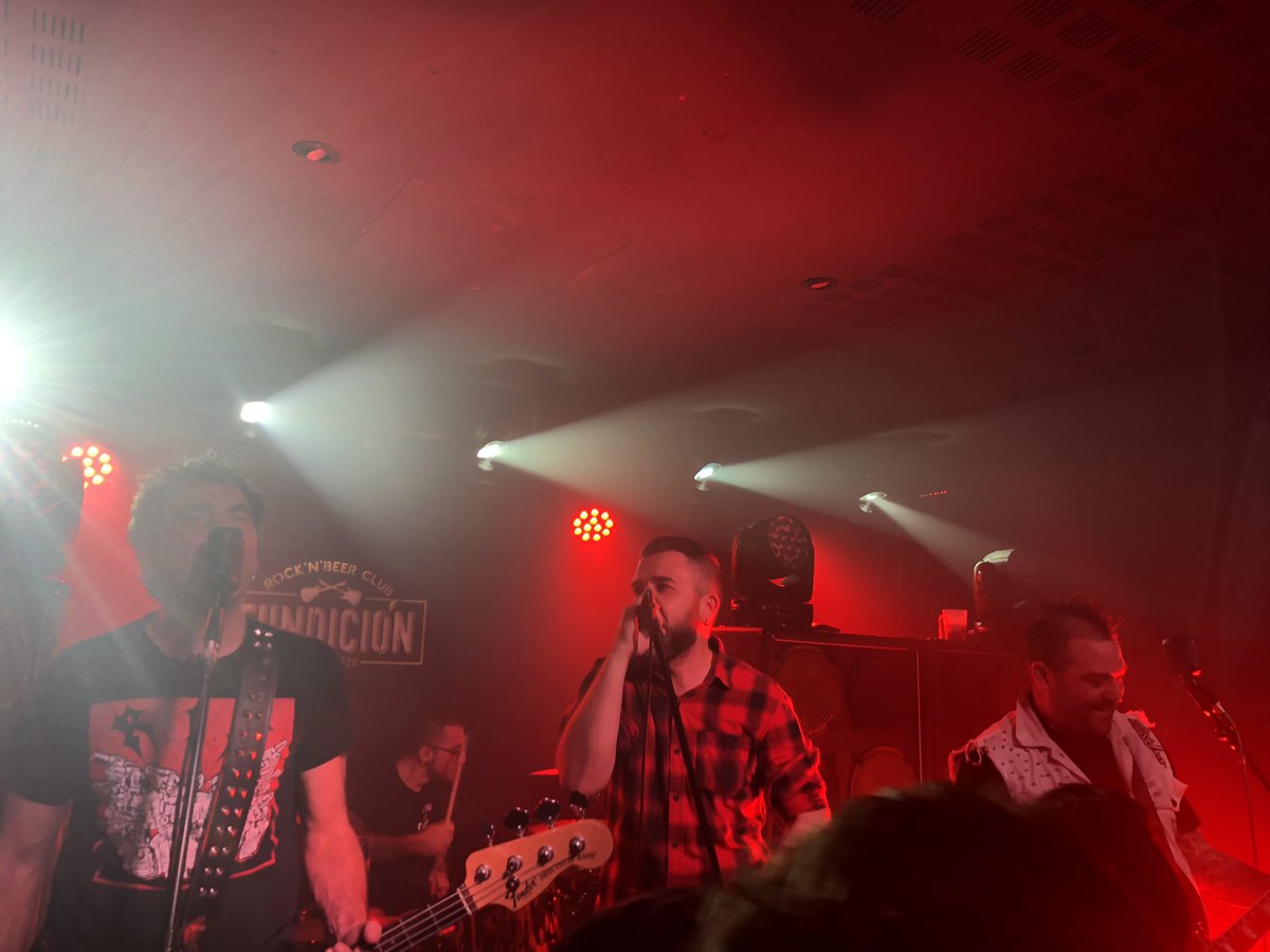 OTRA NOCHE PARA EL BAR.
Ayer kaotiko fue la ostia <a href="/kaotikooficial/">KAOTIKO OFICIAL</a> en la sala fundición