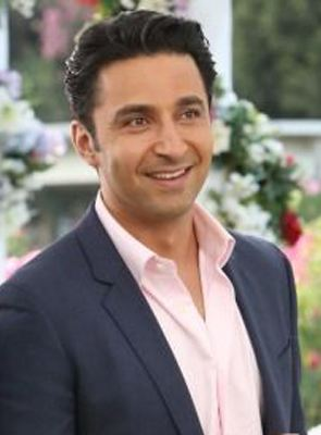 merlinpapin3's tweet image. On souhaite un Bon Anniversaire à #PejVahdat qui a 40 ans , on peut le voir dans 

NCIS
The Village
Elementary
Le Jour viendra où 
Bones
Empire 
Good Doctor

@FredOL69007