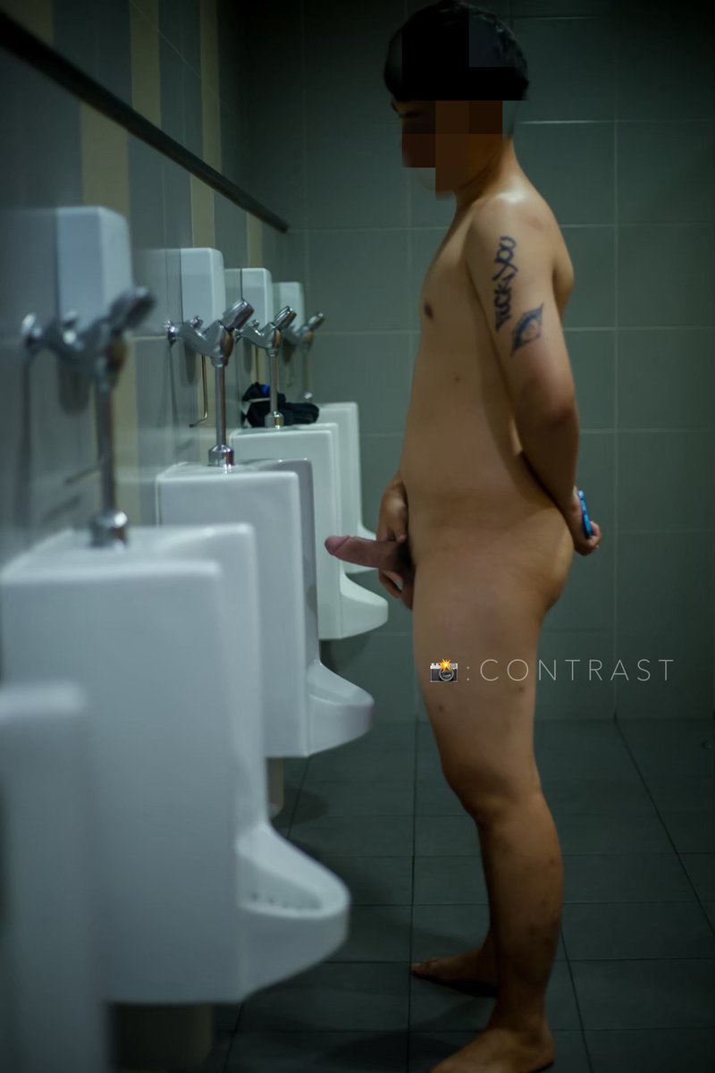 แค่แวะฉี่  ต้องถอดหมดเลยเหรอ 😄😄

📸 : <a href="/CCONTRASTT/">C O N T R A S T</a> 
🙎🏻‍♂️ : @Demon_232332