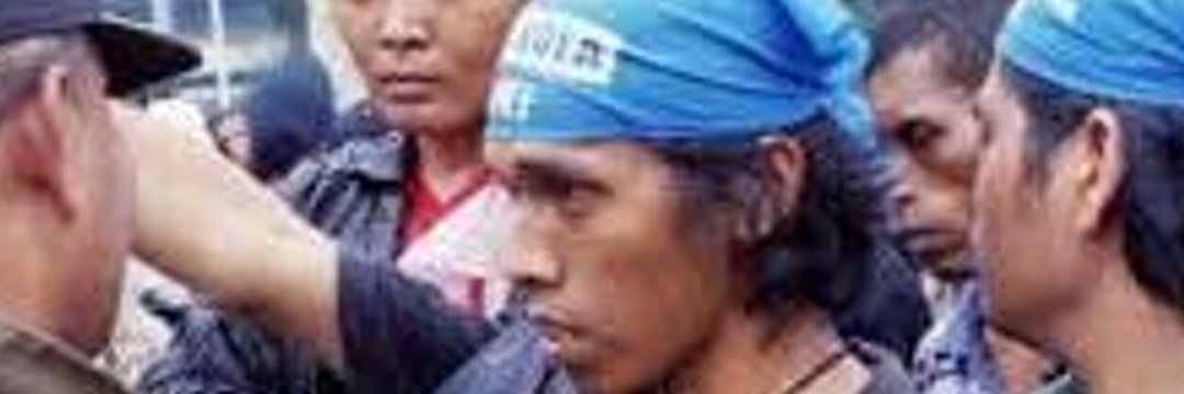 TamaPutra99's tweet photo. Ente lupa ya,, dulu ente juga demoin Soeharto agar turun. Bukan para menteri nya.  GOBLOCK https://t.co/fXxmNczyIo