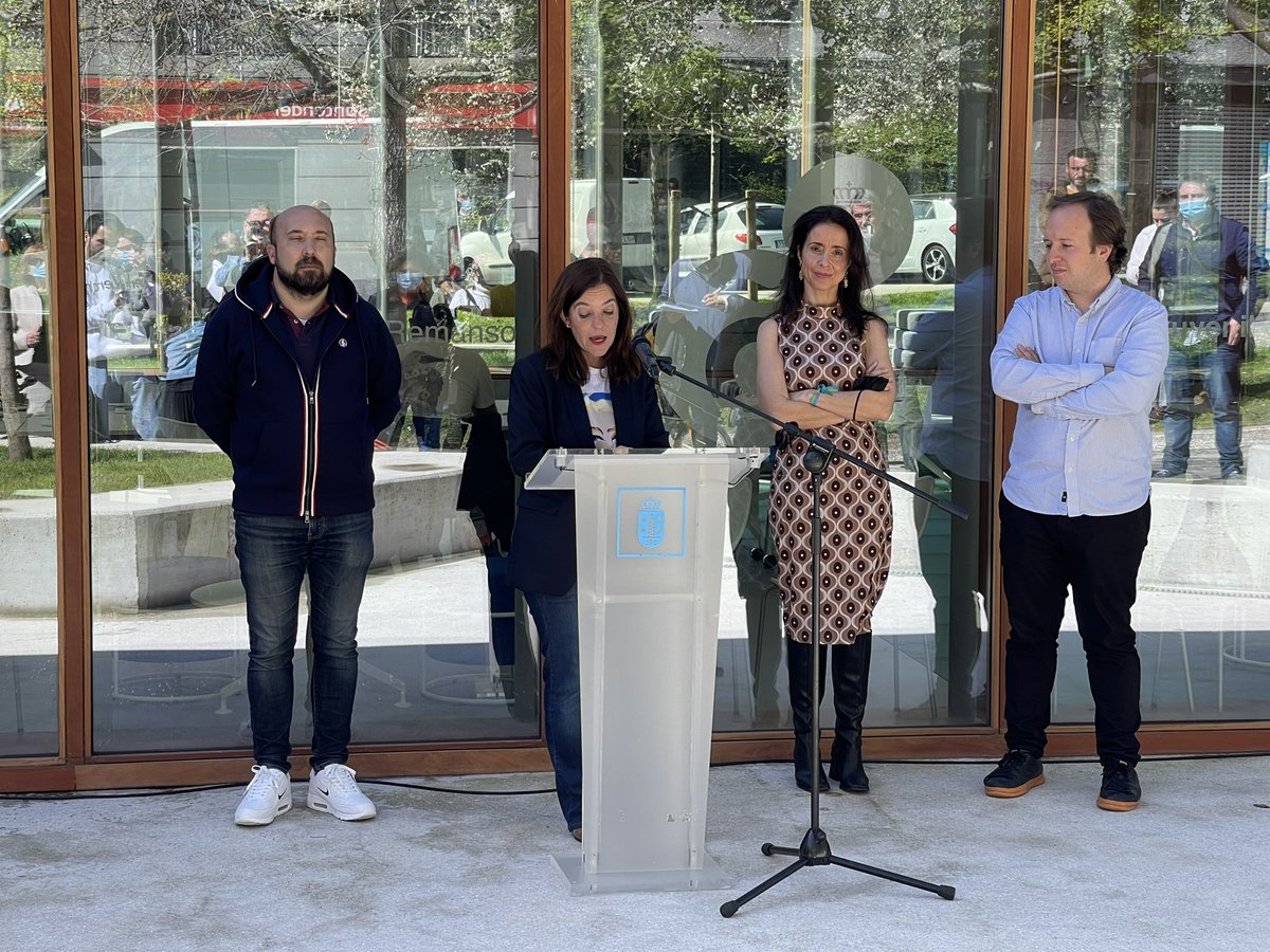 Hoy <a href="/ConcelloCoruna/">Concello da Coruña</a> da un paso más en las políticas de <a href="/MocidadeCoruna/">Mocidade Coruña</a> con la apertura del Espacio Juvenil del Remanso. Desde hoy lxs chicxs de nuestra ciudad contarán con un centro de reunión propio que abrirá todos los días del año. Un día precioso <a href="/inesreygarcia/">Inés Rey</a> <a href="/YoyaNeira/">Yoya Neira Fernández</a>