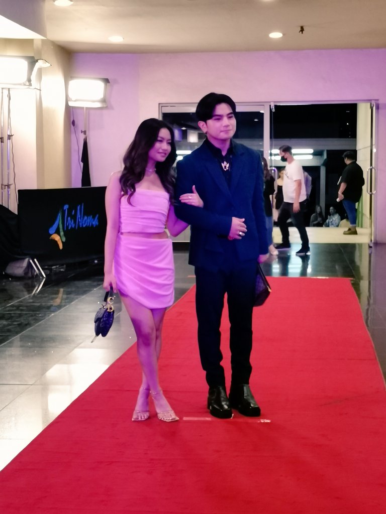 #HIH2SpecialScreening with <a href="/lallainashley/">ash</a> and <a href="/imgellomarquez/">𝖌𝖊𝖑𝖑𝖔 𝖒𝖆𝖗𝖖𝖚𝖊𝖟 🌹</a> 💙❤️