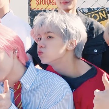 AHNLOOKS's tweet photo. seongmin’s literally the 😗 emoji https://t.co/c2T8KjtDlN