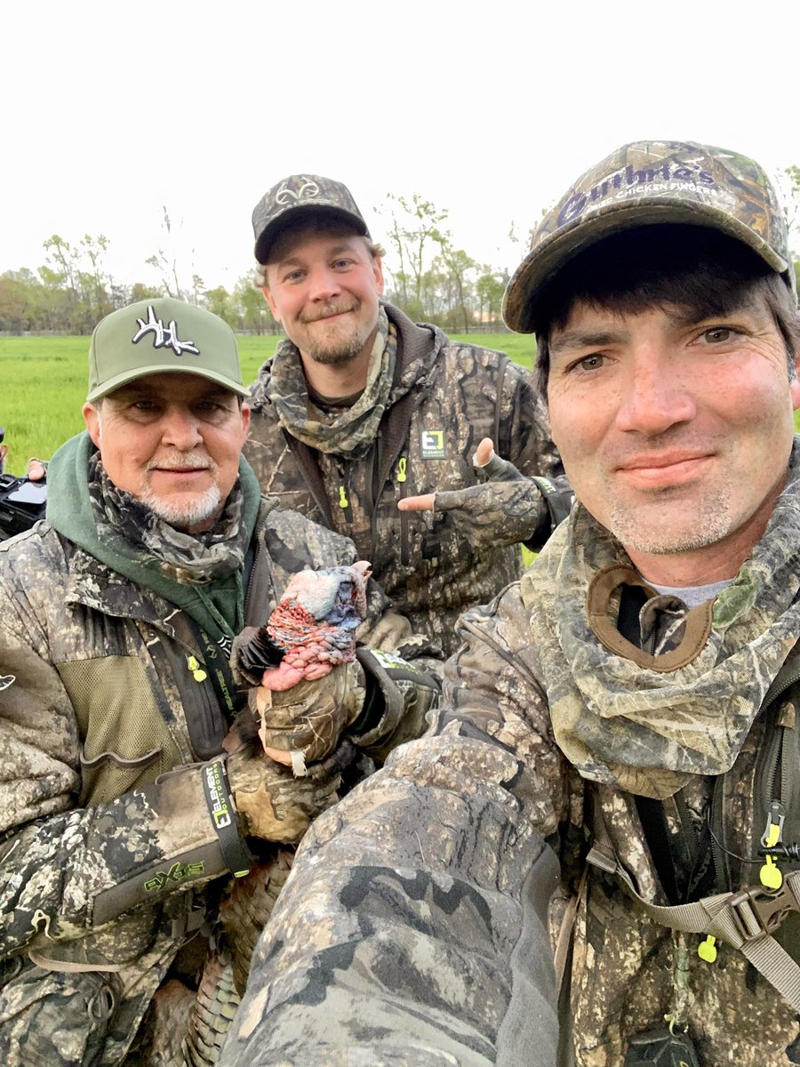 I swear I love these knuckleheads!!! Representing this morning in NC at the Strutmasters! I had a strong feeling it wouldn’t take them long to get a tag out! 💪🙌🇺🇸 @CulpepperJr @Gregthompson88 @DrakeLamb #bonecollector #huntclub