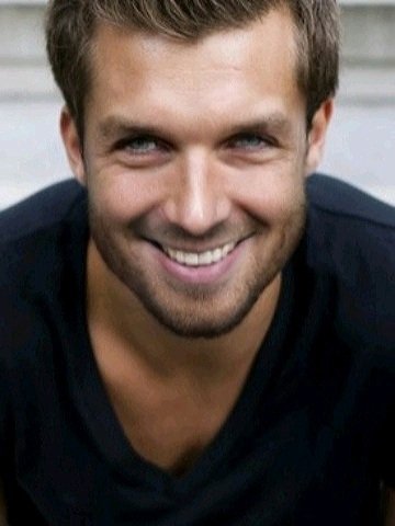 𝔹-𝟜 (Parody/Roleplay) (@backupandroidrp) on Twitter photo 