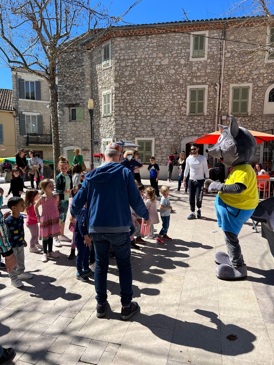 OTCollesurLoup's tweet photo. [RETOUR SUR LES GOURMANDISES DE PÂQUES PART1]

Après 2 années des plus tumultueuses nous sommes très heureux de pouvoir remettre en place des animations pour le plaisir des plus jeunes mais aussi des plus grands !

C'est à #LaColleSurLoup et nulle part ailleurs ! #CotedAzurFrance https://t.co/Bqs9UInf7T