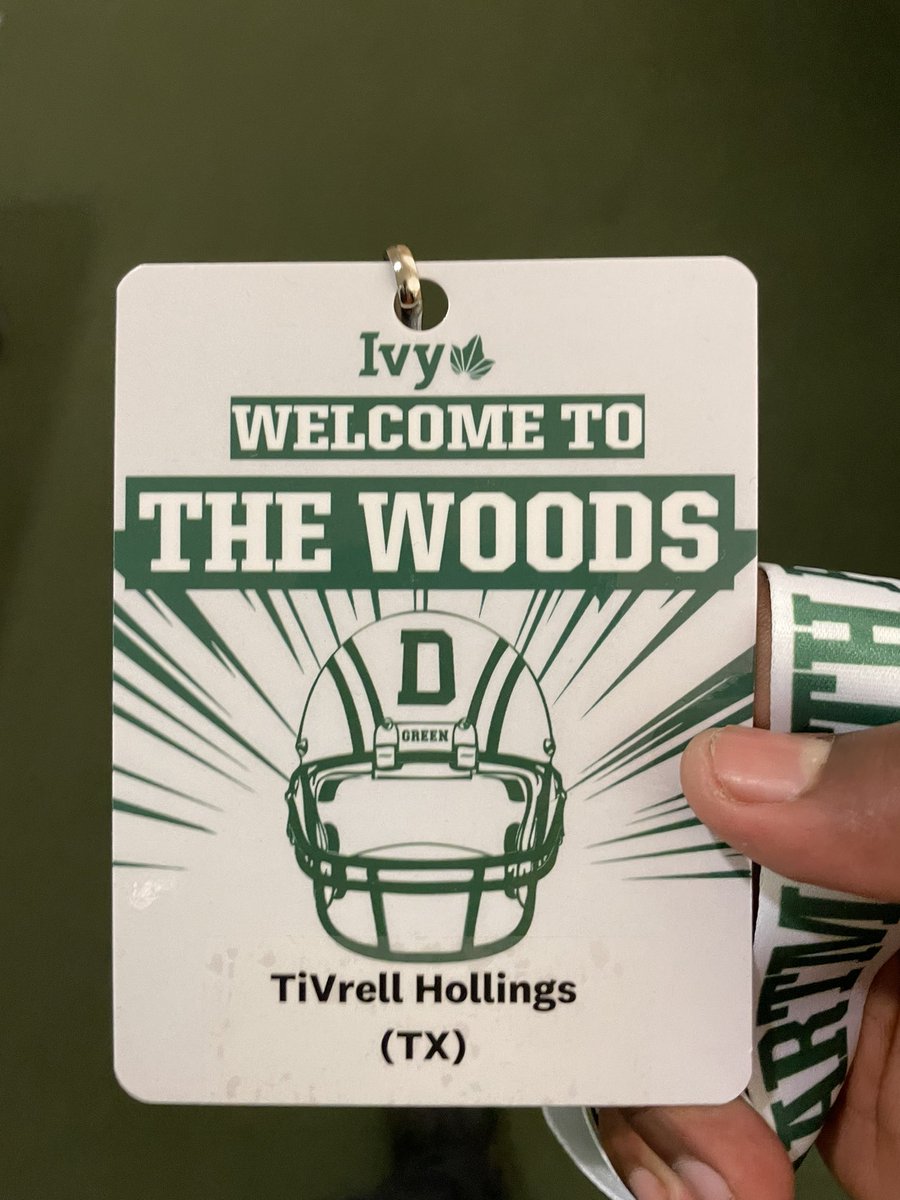 TivrellH's tweet photo. Just arrived at @DartFootball excited to be here #TheWoods https://t.co/V4b0L2JQwX