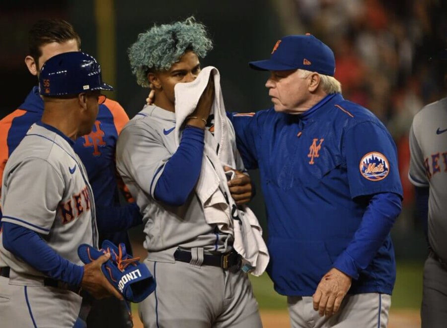 Buck Showalter tends to Lindor the Mets and Nationals benches cleared