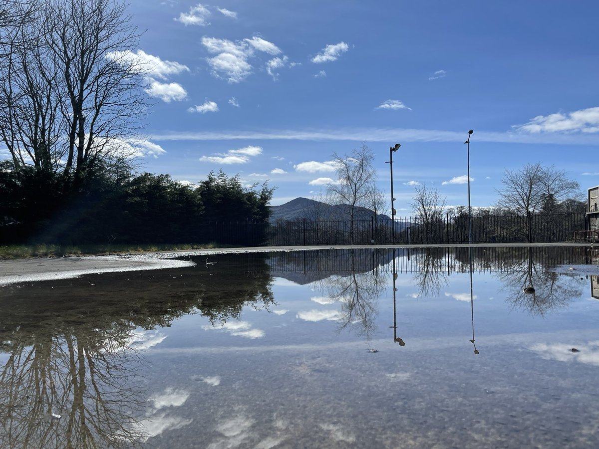 alphargulus's tweet photo. I love when the water is reflecting the landsacpe
#filmschool2022 #念尘不闻世 #landscape https://t.co/DlM9UXS8Au