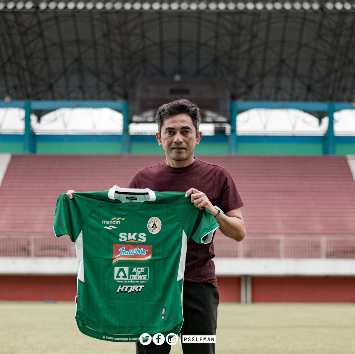 panditfootball's tweet photo. Kembali 🦅

PSS Sleman kembali menunjuk Seto sebagai pelatih kepala. Seto sudah tidak asing dengan PSS, setelah tahun 2018 silam berhasil membawa PSS ke Divisi tertinggi Liga Indonesia. 

📷: @PSSleman https://t.co/UE9viJ9nCI