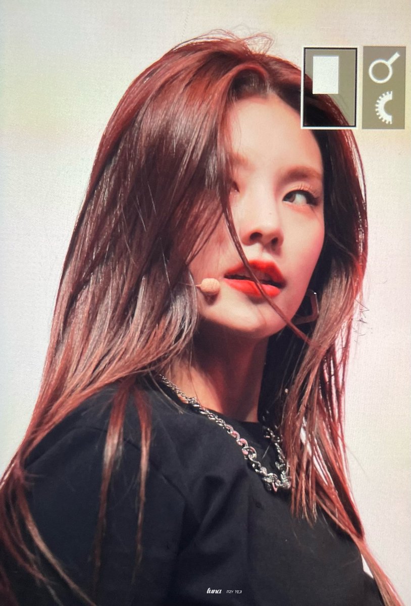 ryejithink's tweet photo. yeji enthusiasts how are we feeling right now because i personally am ready to drive my car off the niagara falls https://t.co/IyBpE4q208