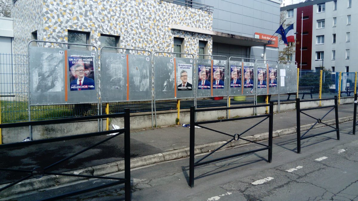 Nous avons constaté ce matin un grand nombre d’affichages illégaux dans les rues de Saint-Denis. Je n’accepte pas ce comportement anti-démocratique. 
J’ai donc mis en demeure le candidat concerné de retirer ces affiches des panneaux officiels.

⬇️⬇️⬇️

facebook.com/10005817528715…