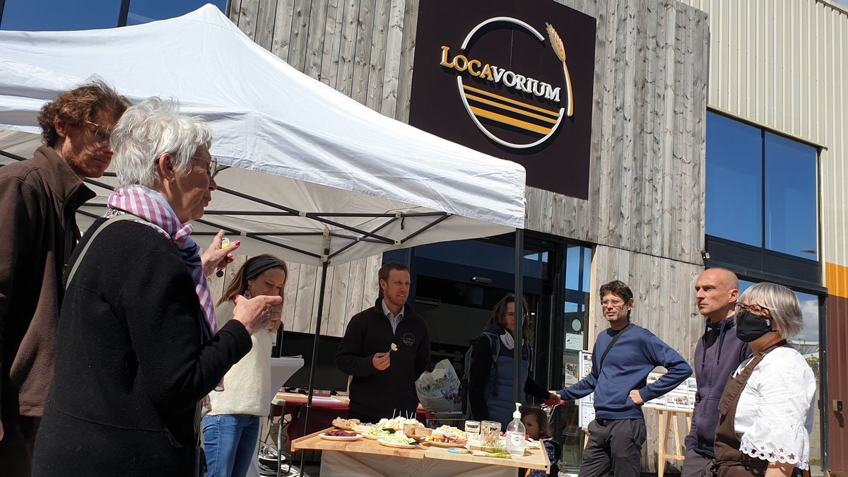 locavorium's tweet photo. Vive l'agro-écologie au @locavorium 🌿 Table ronde 💬 dégustation de produits locaux 🥦🍷 rencontre avec une productrice engagée 👩‍🌾 Pendant 1 semaine, événements gratuits proposés par Locavorium à @Montpellier3m et @paysdelor 😊 #CircuitsCourts #agriculture #bio #agroecologie https://t.co/BcdAyg8Pm4