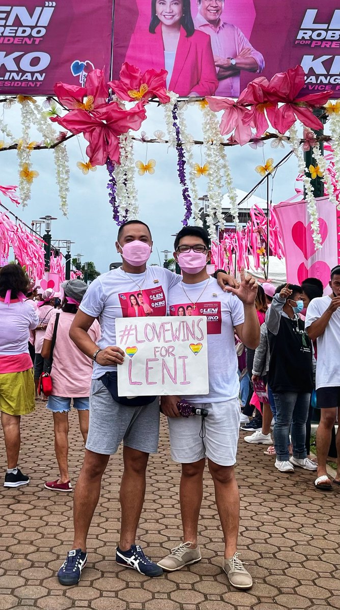 chadhayag's tweet photo. Ipanalo Natin To! #LoveWins for Leni💗 🏳️‍🌈
#OnePinkCrusadeAlbay #LetLeniAndKikoLead #PeoplesCampaign #albay https://t.co/68OBHAFan1