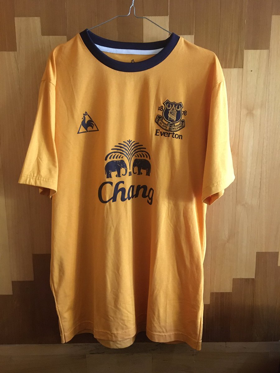 jamalgaya's tweet photo. FORSALE!!
Jersey napoli 3rd 2010 size XXL
Jersey everton away 2011 size XL nameset fellaini crack..
Kondisi 8/10
Ambil ke 2 nya 300 ribu aja
WA: 0812-9312-9688
#Jersey4sale 
@Jerseyforum https://t.co/TBAG2NTxSX
