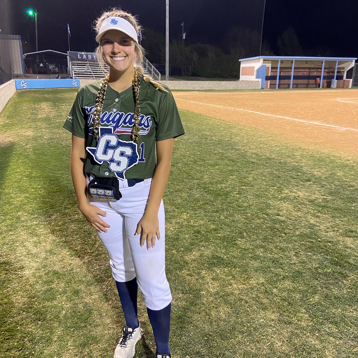CSCoug_Softball's tweet photo. A special night with a special group. We were honored to play for Military/First Responders tonight. 
China Spring 3
Robinson 0 

@RyleighSheehan 2-4, 3B
@LWilcox2022 2-4, 1 RBI
@haley_taborr 1-3, 1 RBI

@brookeridgway14 was dealing in the circle tonight going 7 IP &amp; 12 K https://t.co/tSoYuU0Tlm