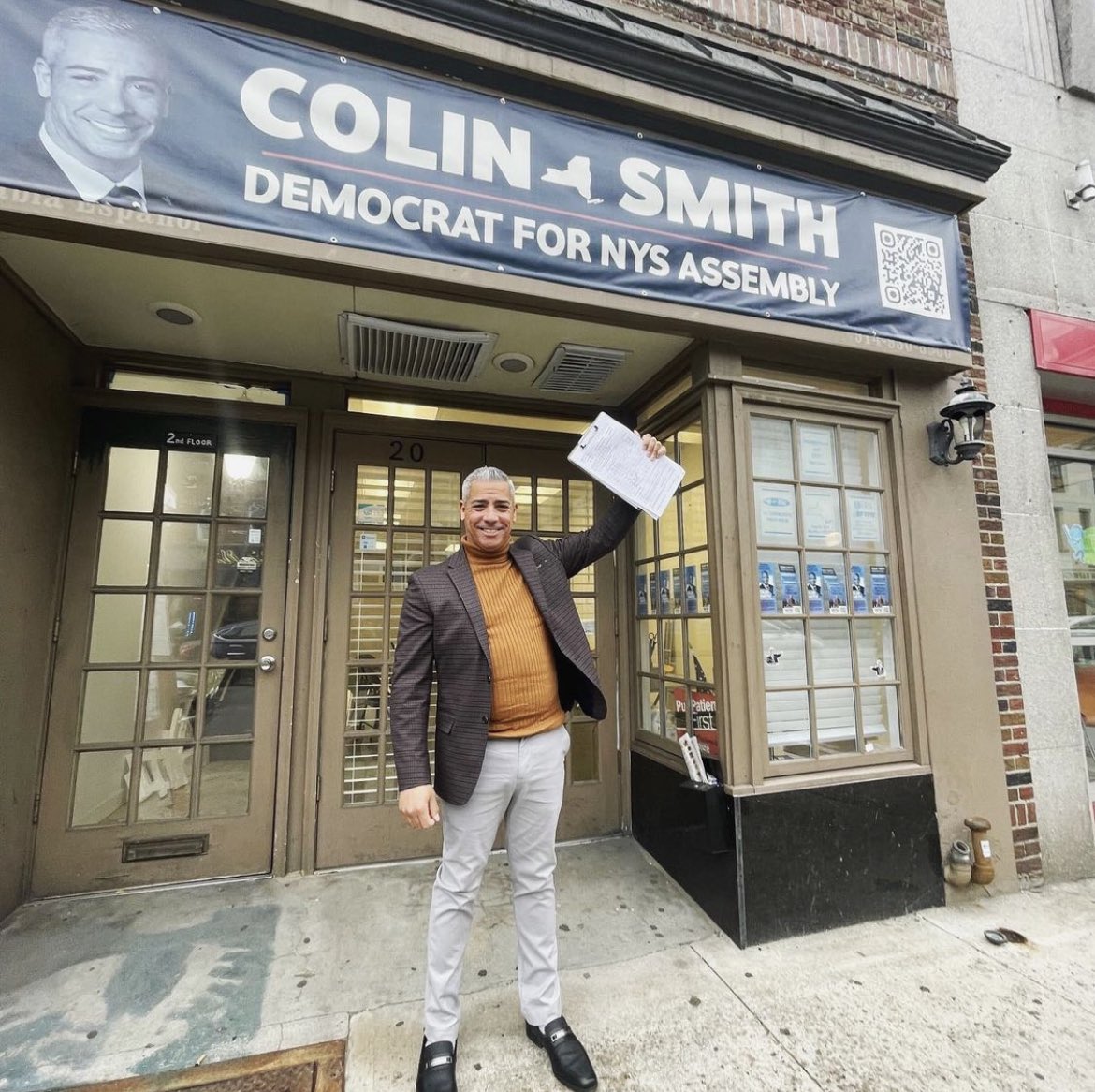 ColinSmithNY's tweet photo. Honored to announce that while we only needed 500 signatures to get on the ballot, we have submitted over 1,800 to the Board of Elections! I want to thank everyone who helped petition and make this happen for Team Colin! #Colin4Assembly https://t.co/Z6zPyiteKx