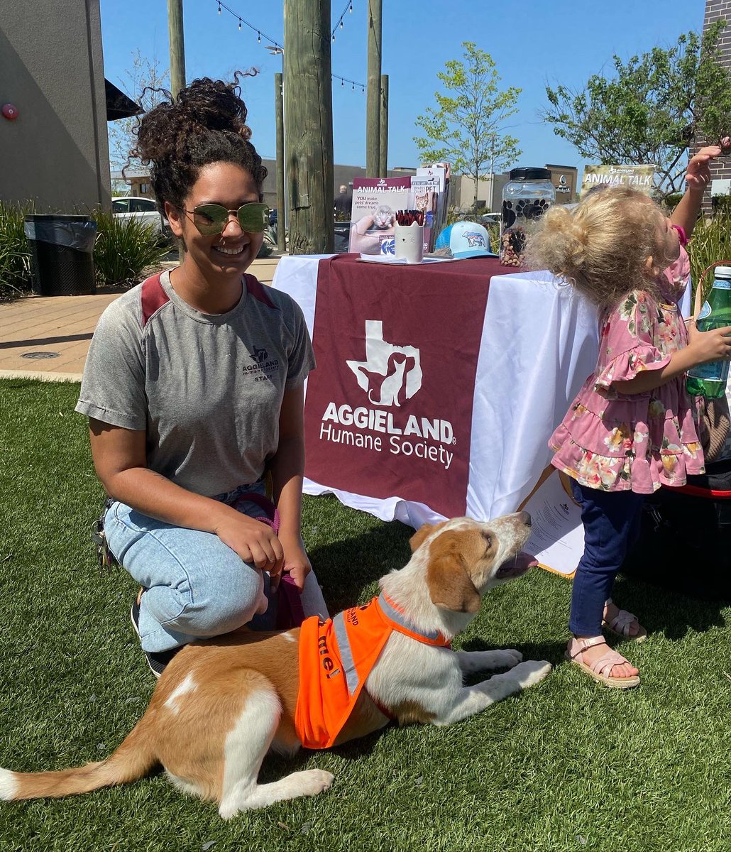 VisitCSTX's tweet photo. What a great time in the courtyard at Dine Around Jones Crossing! 

Live music, games, and so much more!

We’ll be here until 2 p.m. ✨

#visitcstx #aggieland #tamu #bcstx https://t.co/5ULXnDUcL5