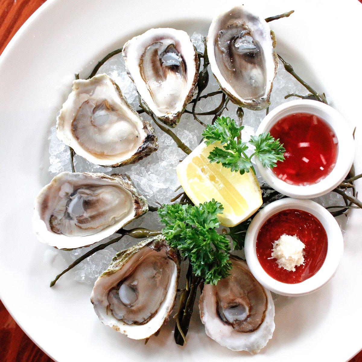 CityFishMarket's tweet photo. 🦪 We have a daily Oyster selection from the East &amp; West coast ~ served with Pink Peppercorn Mignonette, Traditional Red Cocktail Sauce &amp; Horseradish. 😍😋 https://t.co/lGzOqzqQDg