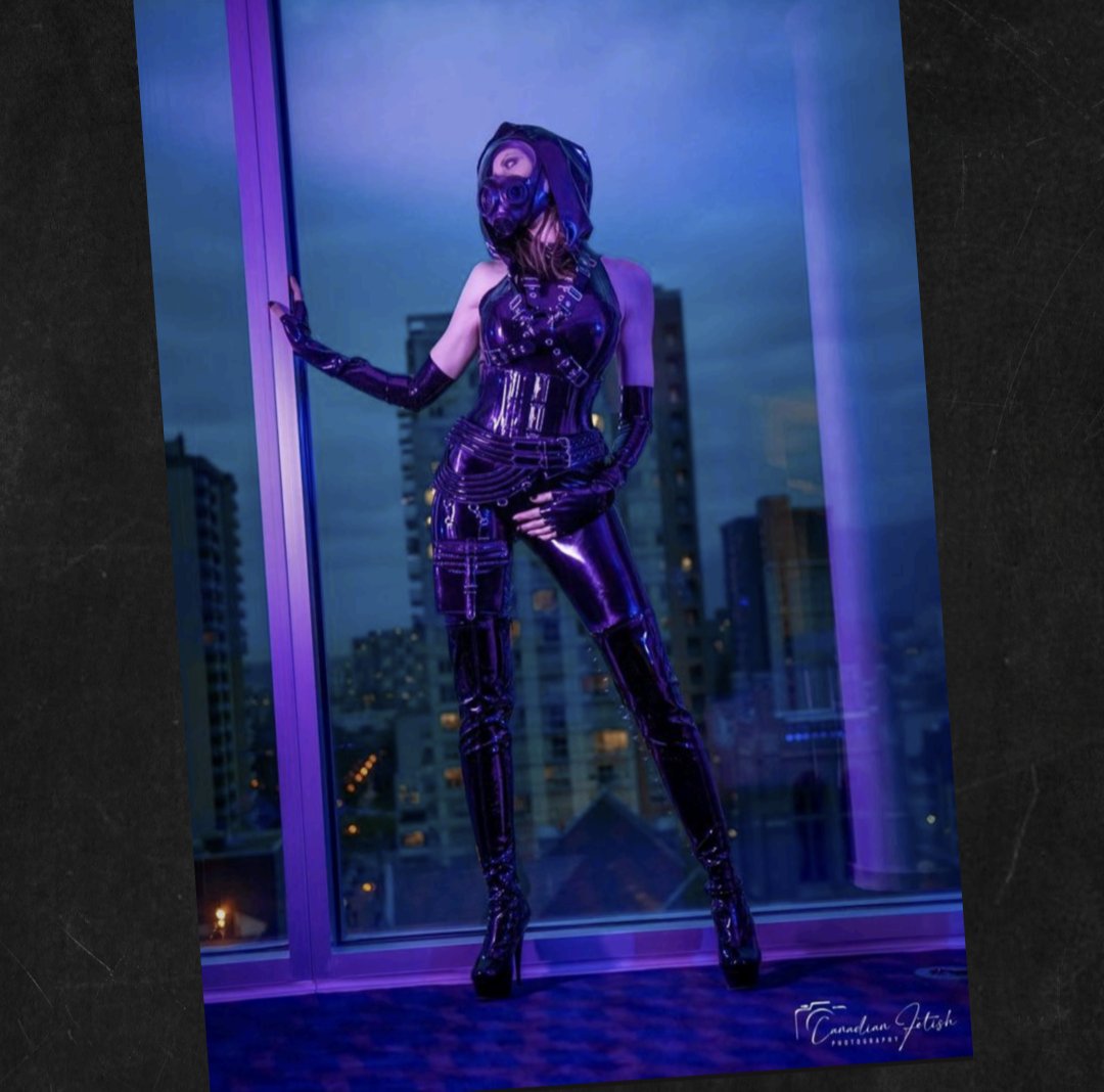 PhotosFetish's tweet photo. A photo from a recent photoshoots with @constance_chaos 📸🙂 https://t.co/6EkZjv1QYb