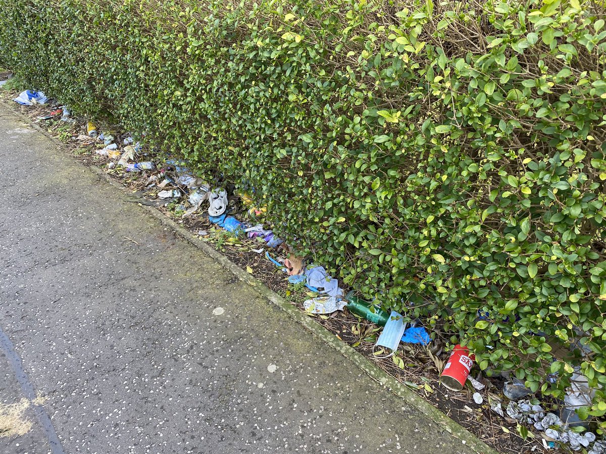 jamesbundy's tweet image. Whilst I have been campaigning across #Falkirk North, I have seen firsthand the scale of the litter problem in our town. Falkirk Council must do better &amp;amp; bin this litter!