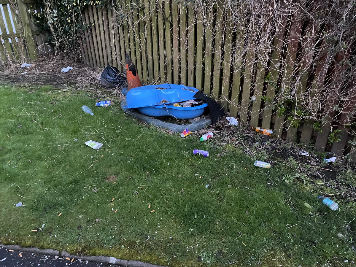 jamesbundy's tweet image. Whilst I have been campaigning across #Falkirk North, I have seen firsthand the scale of the litter problem in our town. Falkirk Council must do better &amp;amp; bin this litter!
