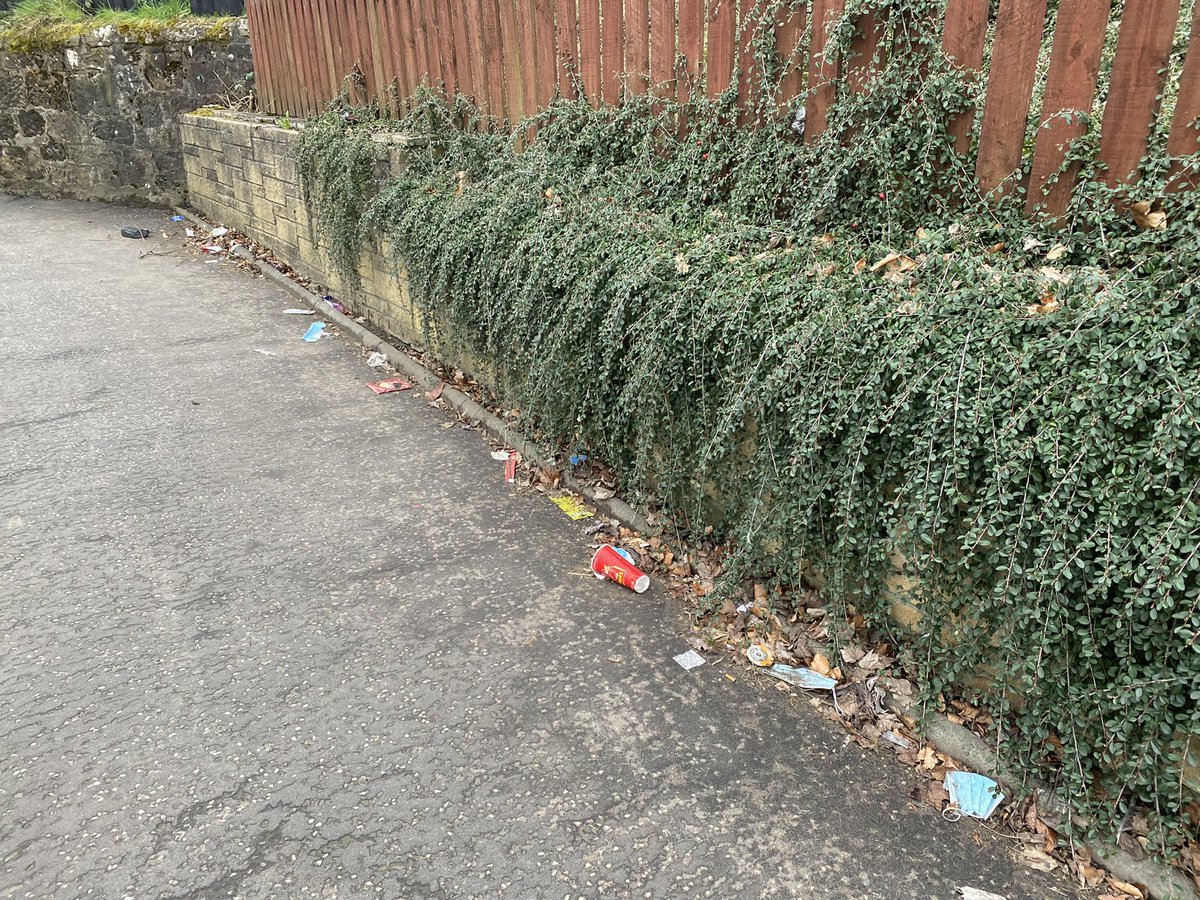 jamesbundy's tweet image. Whilst I have been campaigning across #Falkirk North, I have seen firsthand the scale of the litter problem in our town. Falkirk Council must do better &amp;amp; bin this litter!