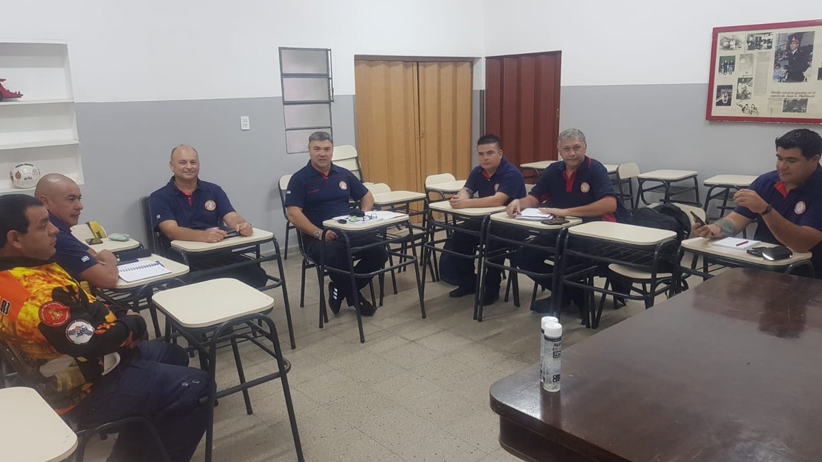bomberosRA's tweet image. Hoy también se llevó adelante la reunión de directores de capacitación de la Región B en Córdoba donde se estableció cuáles cursos presenciales serán ejecutados de forma regional a partir del relevo de las necesidades federativas puestas en común previamente.