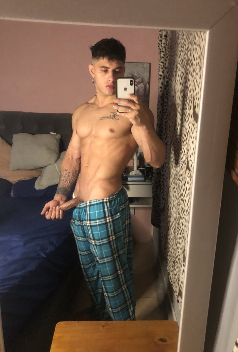 classygays's tweet photo. ☺️ https://t.co/mG9JRW2Psb