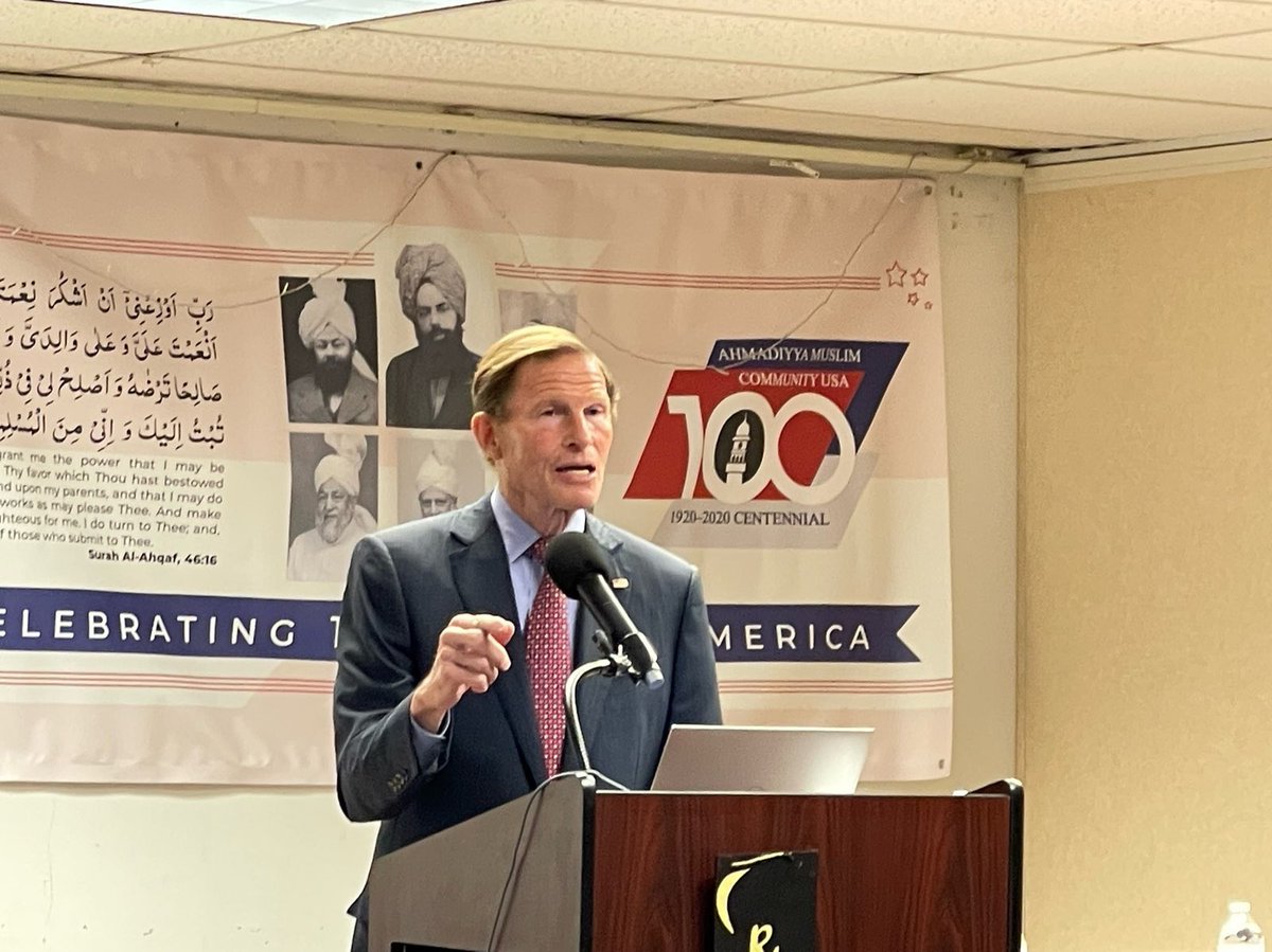 TrueIslamUSA's tweet photo. Thank you @SenBlumenthal for attending the #Ramadan #Iftar hosted by @CTMuslims4Peace of Ahmadiyya Muslim Community USA with the theme of #JusticeThroughCompassion https://t.co/DwLbhfF0SB