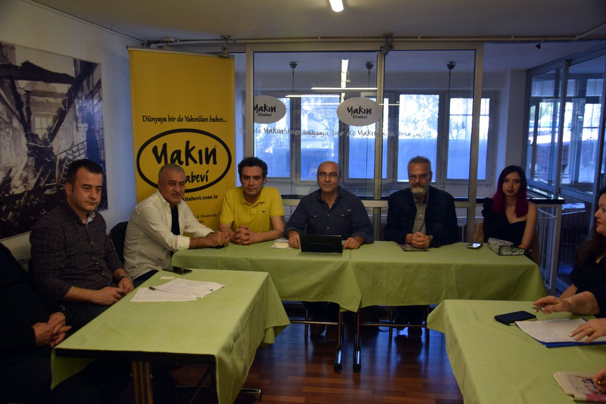 TYSizmir's tweet photo. TYS İzmir Temsilciliği olarak bugün aylık rutin toplantımızı yaptık. Yeni etkinliklerin kararlarını aldık. Çok verimli bir toplantı oldu.
"Dünyanın bütün kalemleri birleşin!.."
📸 Osman Akbaşak
@TYSendikasi https://t.co/WY2txvx3r4