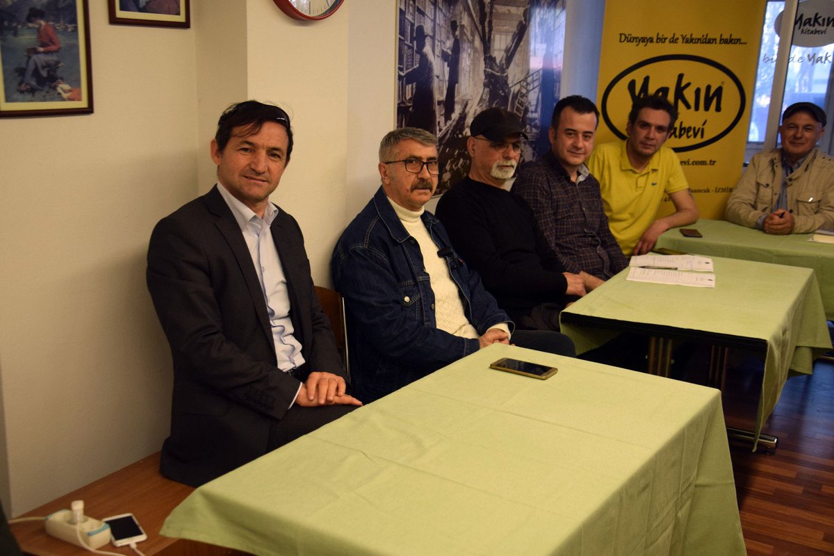 TYSizmir's tweet photo. TYS İzmir Temsilciliği olarak bugün aylık rutin toplantımızı yaptık. Yeni etkinliklerin kararlarını aldık. Çok verimli bir toplantı oldu.
"Dünyanın bütün kalemleri birleşin!.."
📸 Osman Akbaşak
@TYSendikasi https://t.co/WY2txvx3r4