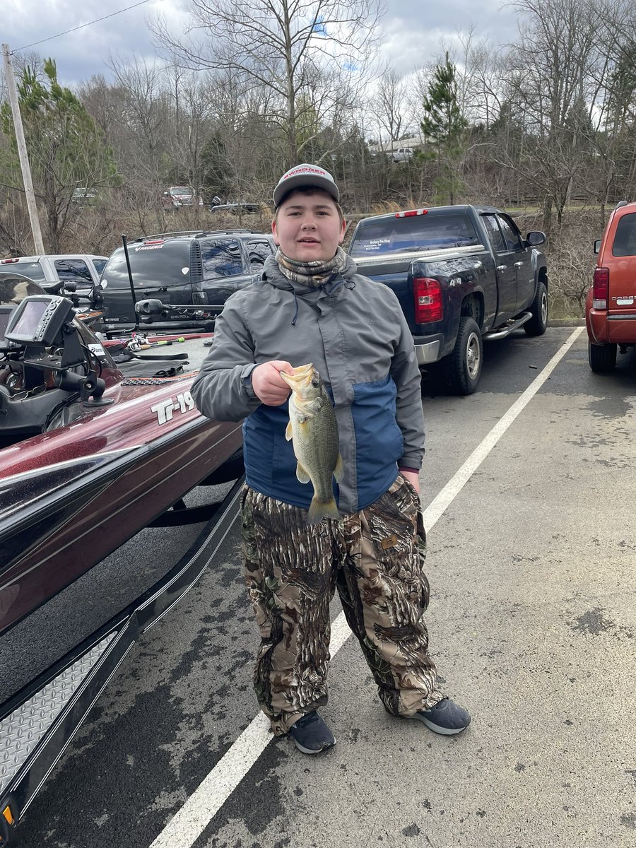 breckfishing's tweet photo. A lot of fish were caught today just not many keepers! Proud of everyone!              Pickering/Carman 3.34 Shartzer 1.89 Wardrip/Miller 1.51 https://t.co/rL6YZRmALW