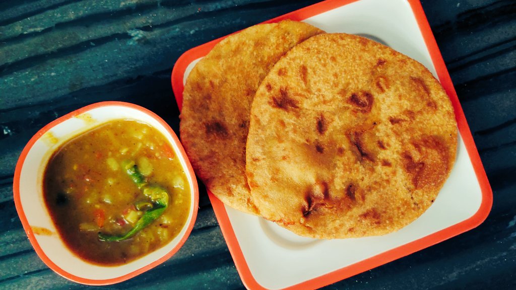 549shuchisharma's tweet photo. #kachodi 
#tasty 
#yummymummy 
#delicious 
#Agra https://t.co/oSlfIL5fTH