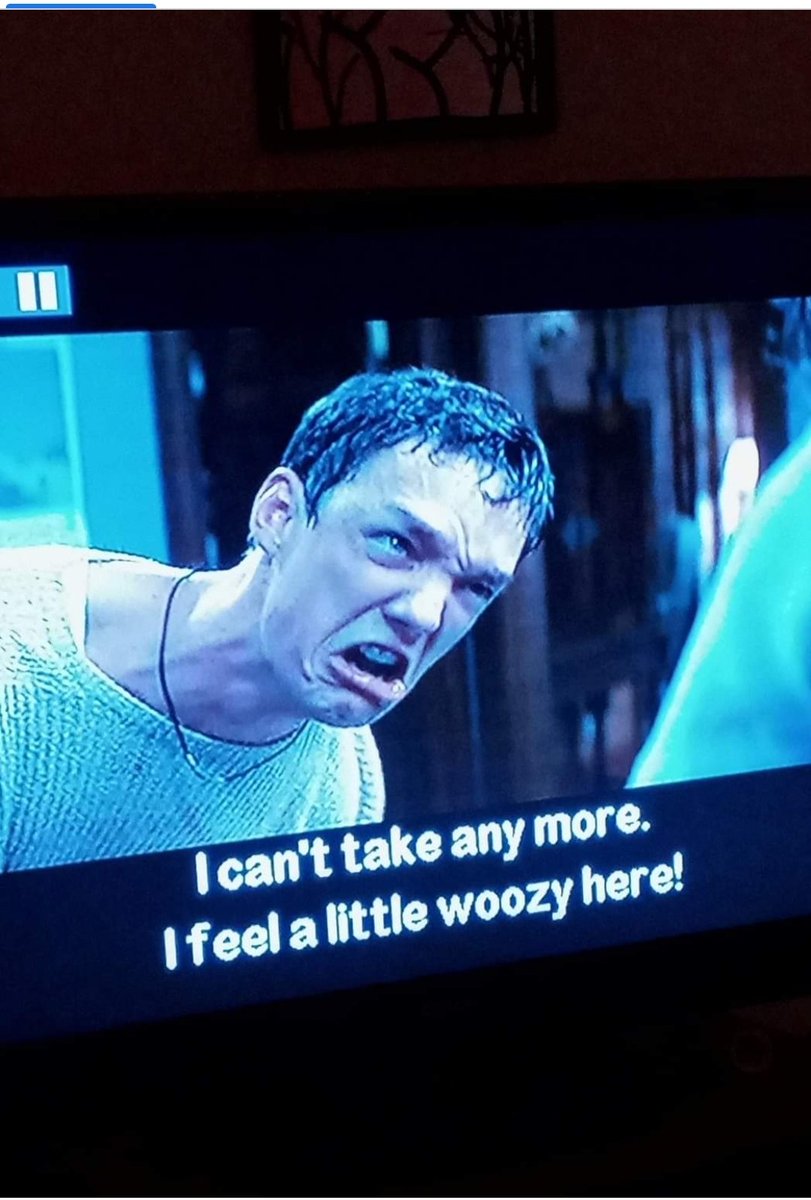 SHebug19's tweet photo. @MatthewLillard Can you clarify what you actually say here please? Is it "I'm feeling a little woozy here" OR "I'm feeling woozy here" No one in our group can agree, so your help would be so appreciated! 😱🖤🔪 https://t.co/q98xvxp8Ep
