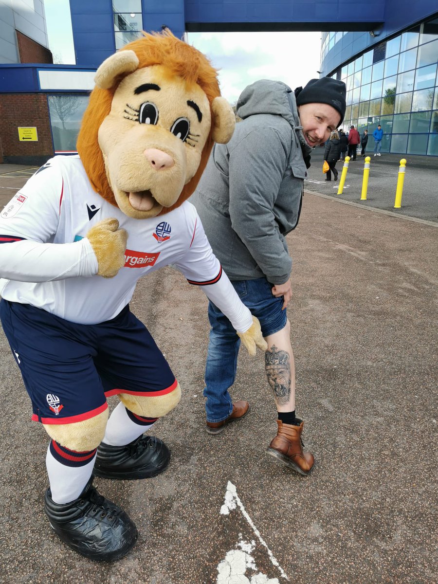 freshwallsuk's tweet photo. @OfficialBWFC 🦁#lofty #lion #bwfc https://t.co/qKUHlDl6bs