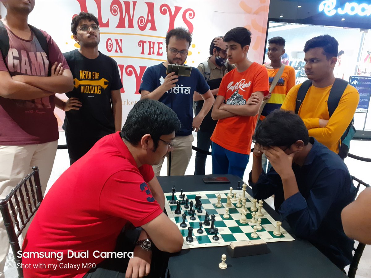 PatilSwayam45's tweet photo. #chessforeveryone
What an Initiative by sagar sir and team ChessbaseIndia for avid followers like us ..
Really enjoyed meeting Sagar sir Amruta ma'am and Swayams sir.
Also met many new people with whom will continue playing online https://t.co/DAy7w0YxSt