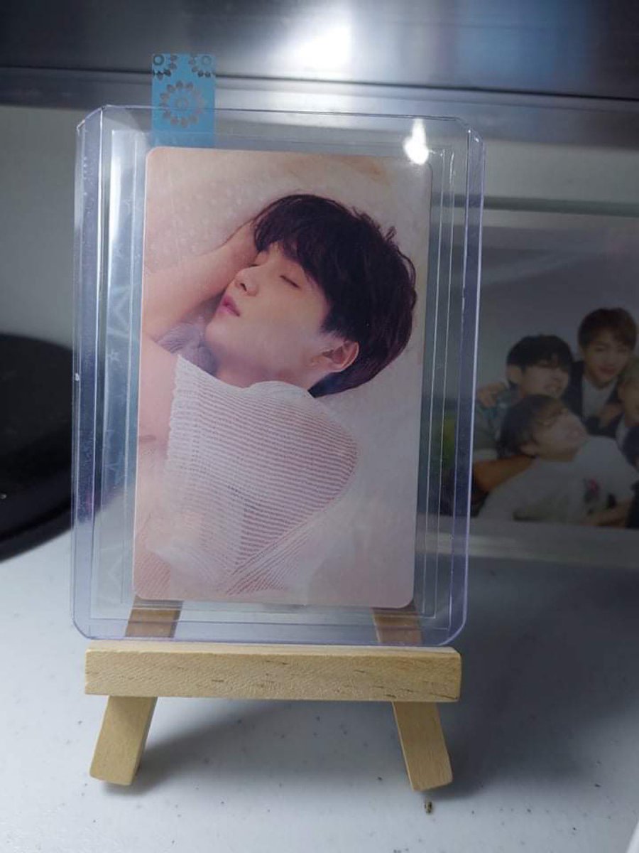takoyakkkei_'s tweet photo. pls pag may nakuha kayong yoongi ly: tear version u pc at jungkook seasons greetings 2022 pc

paki dm aq huhu nawawalan ng 2 pcs yung friend ko more or less worth 2k yon :(( https://t.co/IeqF1aL2DL