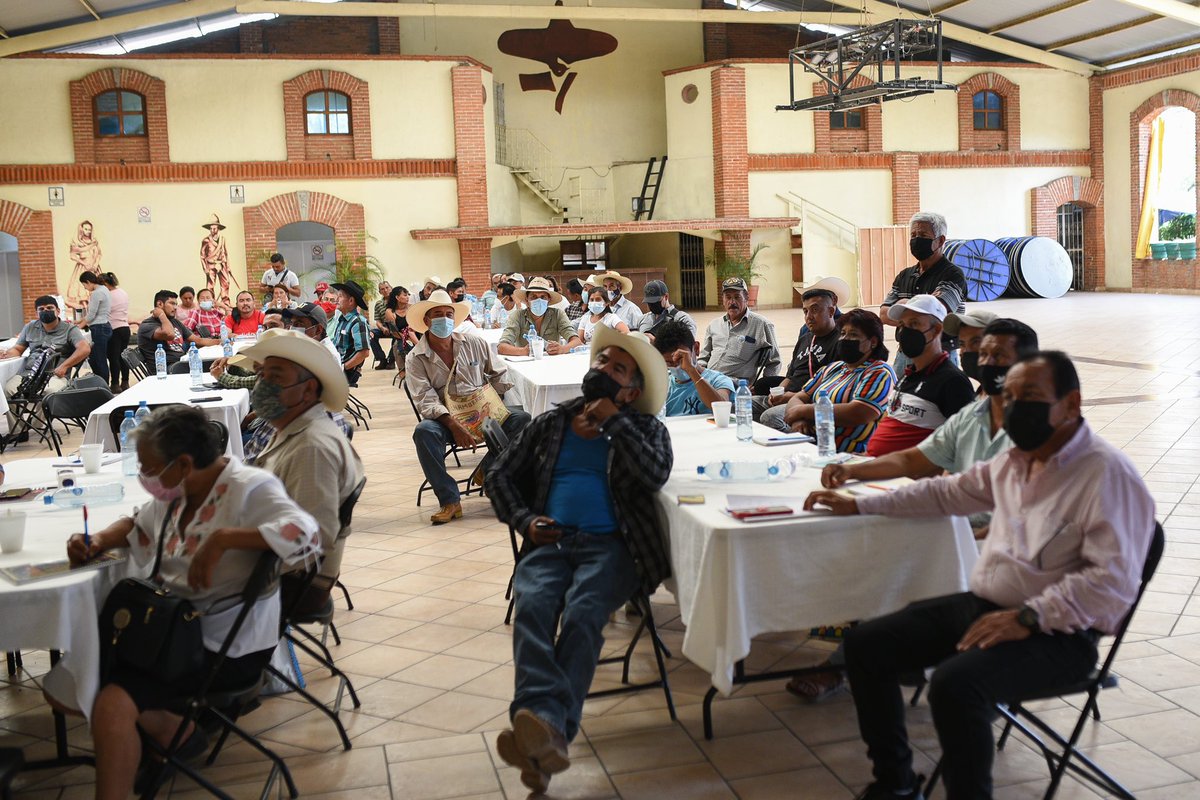 GMBMorenoBruno's tweet photo. Un honor poder recibir a las autoridades auxiliares de Tlaltizapán, Tlaquiltenango y Zacatepec para la capacitación regional impartida por el @Idefomm_morelos, gracias amigo Arturo Abúndez Martínez, Director General por considerar nuestro municipio como sede, esta es su casa. https://t.co/Y36IzHTUef