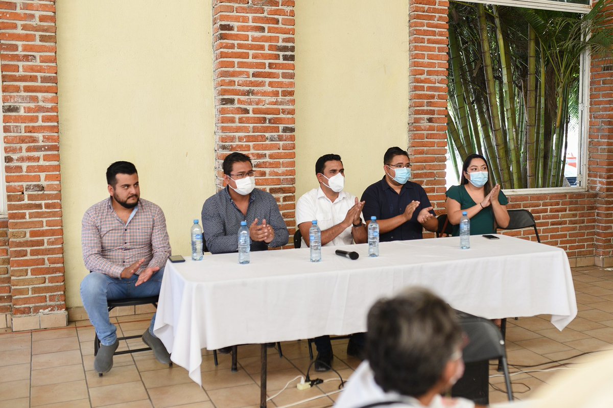 GMBMorenoBruno's tweet photo. Un honor poder recibir a las autoridades auxiliares de Tlaltizapán, Tlaquiltenango y Zacatepec para la capacitación regional impartida por el @Idefomm_morelos, gracias amigo Arturo Abúndez Martínez, Director General por considerar nuestro municipio como sede, esta es su casa. https://t.co/Y36IzHTUef