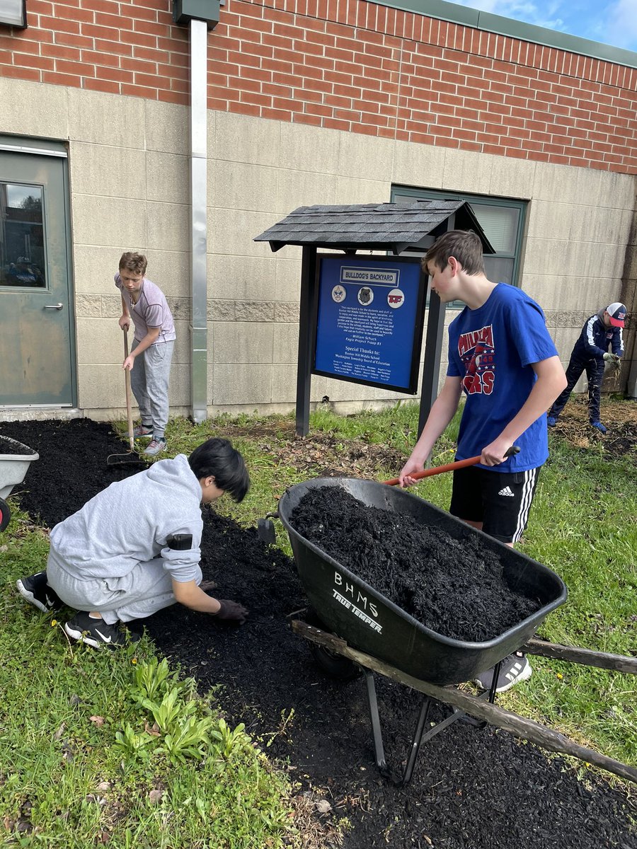 BHMS FutureActs (@futureacts) on Twitter photo 2nd annual Courtyard Clean-Up was a HUGE success! Thank you bull dogs for helping to make our school beautiful! #bulldogs4life <a href="/Official_BHMS/">Bunker Hill Middle</a> @SuperintendWTPS <a href="/MikeDOstilio/">Mike D'Ostilio</a> <a href="/DrMuscelli/">Greg Muscelli</a> 2nd annual Courtyard Clean-Up was a HUGE success! Thank you bull dogs for helping to make our school beautiful! #bulldogs4life <a href="/Official_BHMS/">Bunker Hill Middle</a> @SuperintendWTPS <a href="/MikeDOstilio/">Mike D'Ostilio</a> <a href="/DrMuscelli/">Greg Muscelli</a>