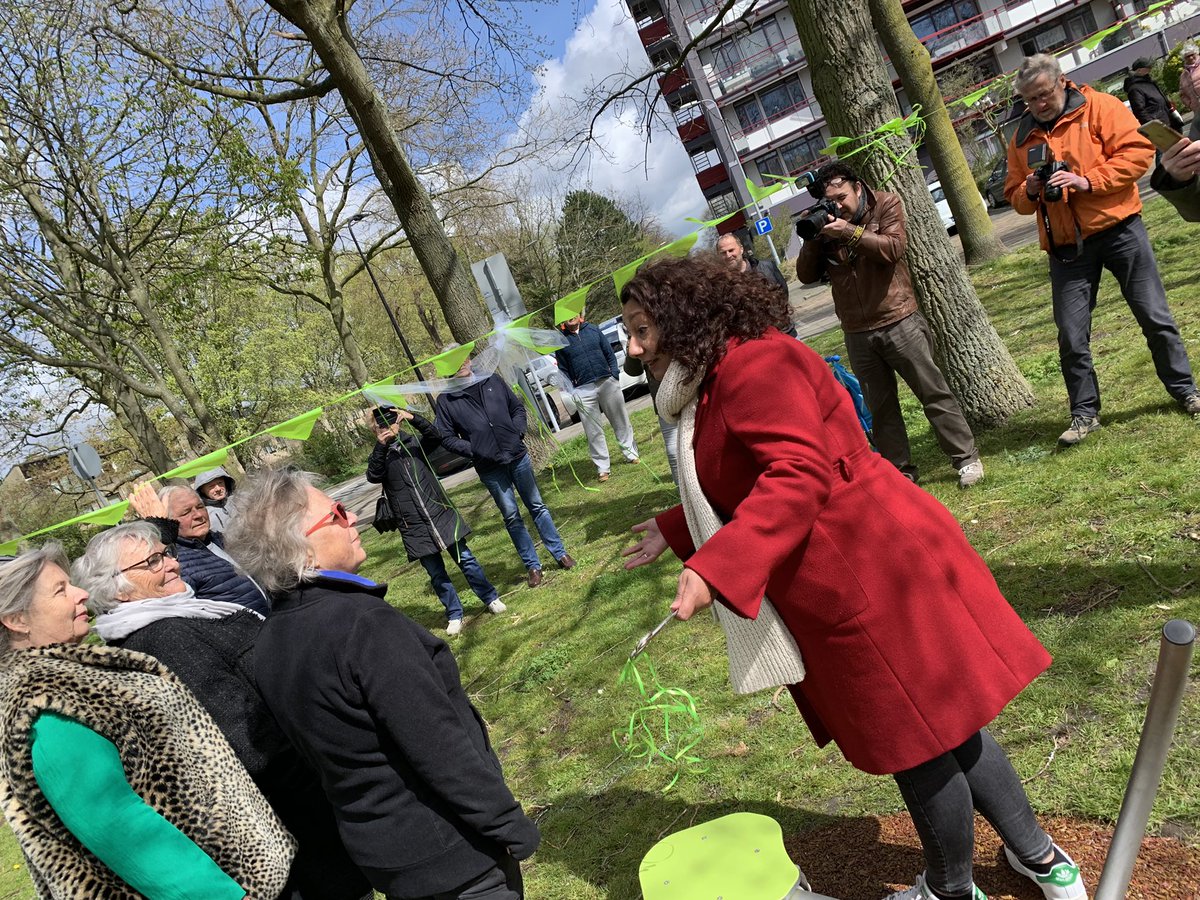 RobvandenBroeke's tweet photo. Ontmoetingsruimte Titus Brandsma geopend samen@met gemeente #Rijswijk @RijswijkWonen en enthousiaste bewoners. Tevens fitness veld ingewijd #BouwenAanBeterWonen https://t.co/673UbHhyS8